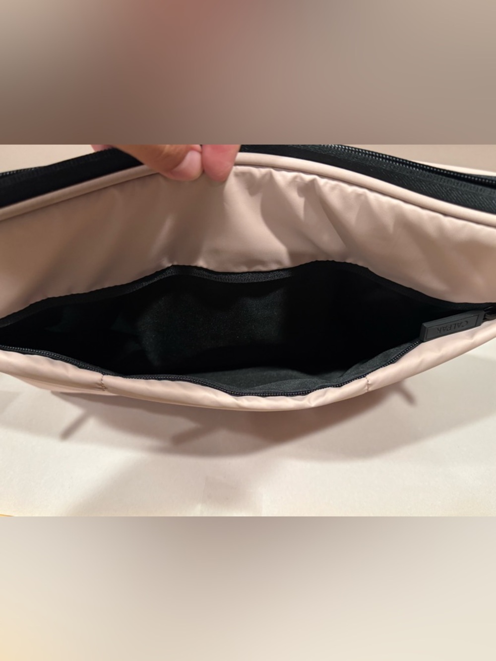 CALPAK Luka 17" Padded Laptop Sleeve in Blush Quartz Pink NWOT New Without Tags - Picture 6 of 8